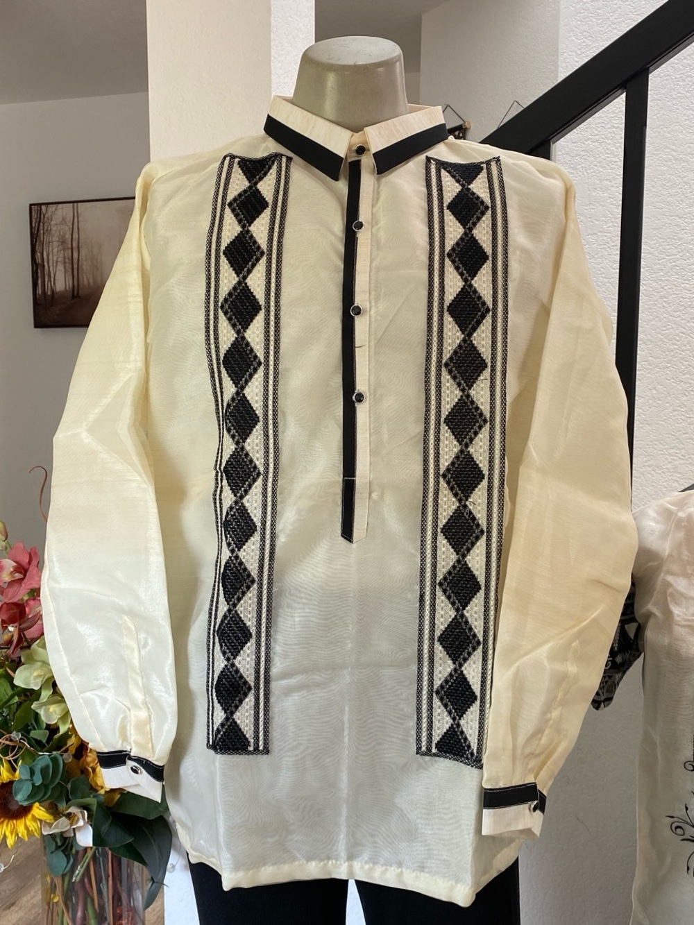 Traditional Men's Cream Long-Sleeve Barong Tagalog Embroidered Shirt Jacket